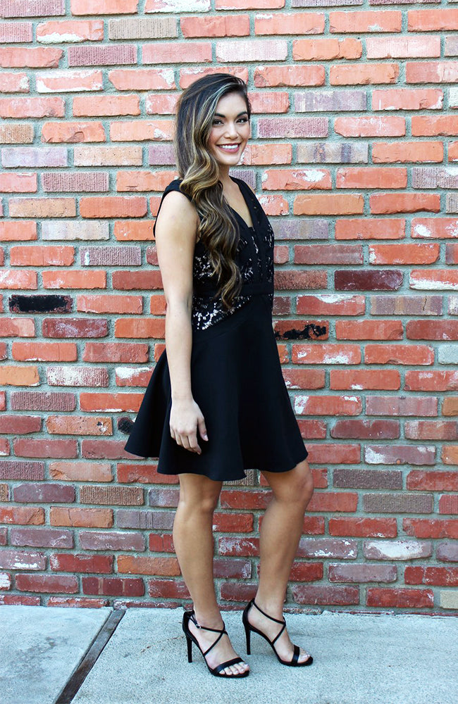Black Lace Cocktail Dress With V Neck And Flounce Skirt